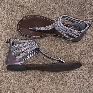Silver braided sandals with zipper